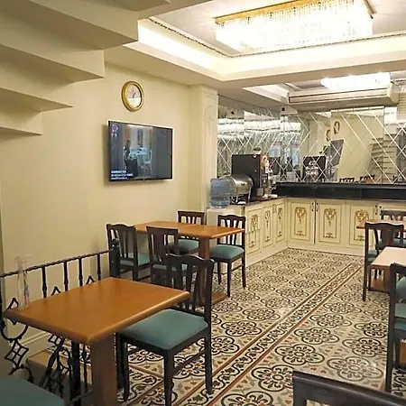 Town Hotel 3*