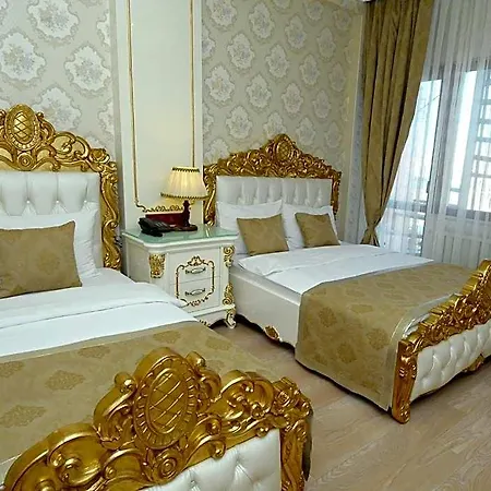 Town Hotel 3*