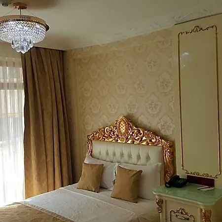 Town Hotel 3*