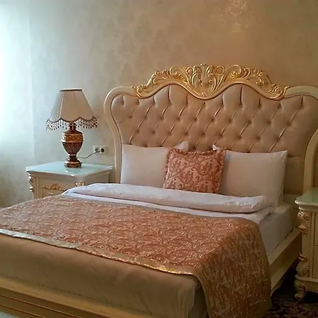 Town Hotel 3*