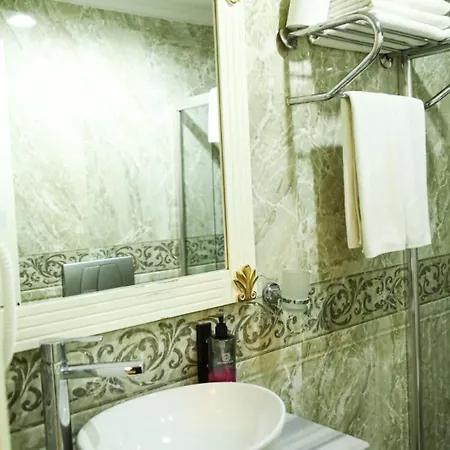 Town Hotel 3*